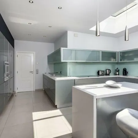 Romano - Luxury Villa *